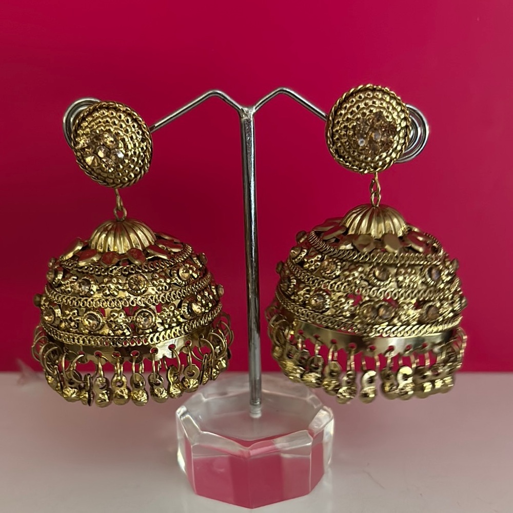 Elegant Gold Jhumka Earrings